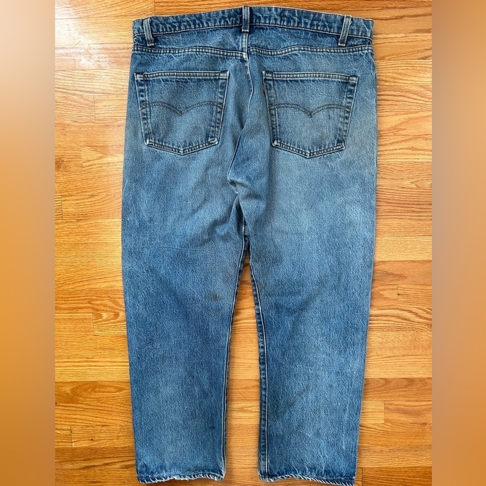 1980s Levi’s 501 Distressed Medium Stonewash Vintage Jeans 40x30 - Picture 6 of 11